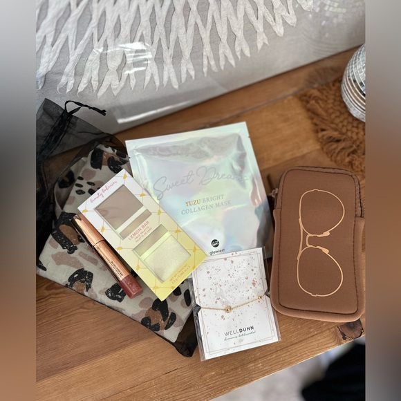 📦GIFT BUNDLE📦 - Picture 4 of 5